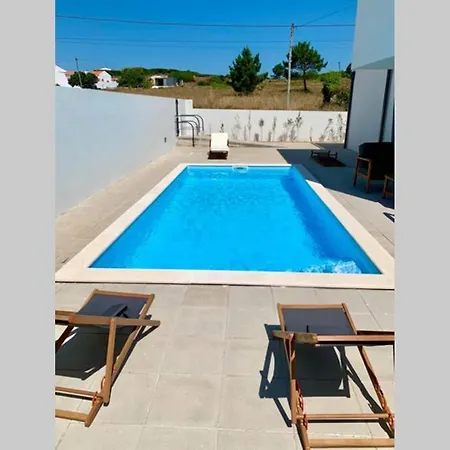 New&modern 3 Bedroom With Private Heated Pool Near Nazaré *