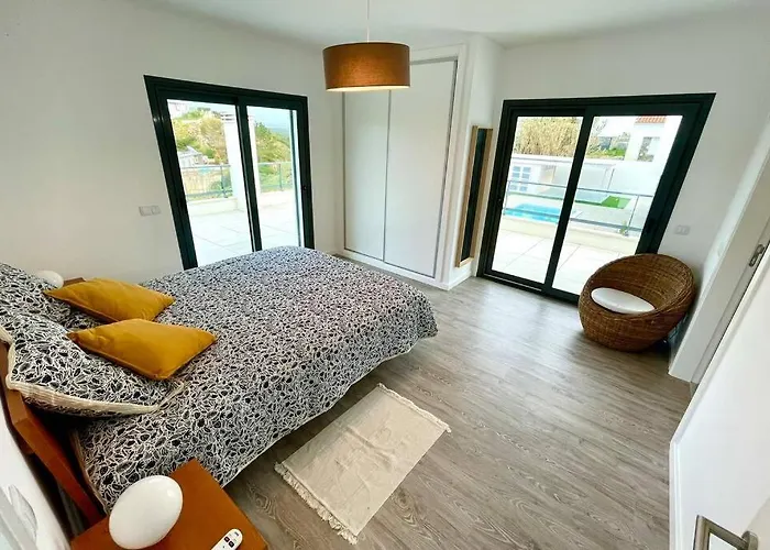 New And Modern 3 Bedroom With Private Heated Pool Near Nazare São Martinho do Porto