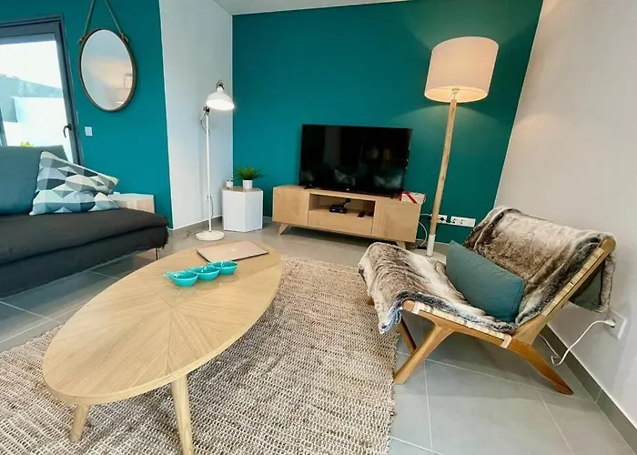 New And Modern 3 Bedroom With Private Heated Pool Near Nazare São Martinho do Porto