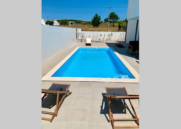 New&modern 3 Bedroom With Private Heated Pool Near Nazaré *