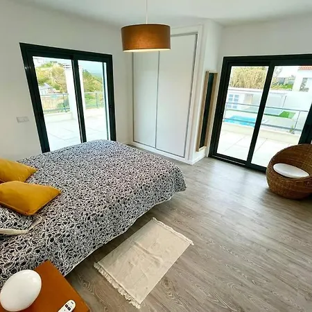New And Modern 3 Bedroom With Private Heated Pool Near Nazare São Martinho do Porto