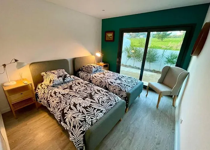 New And Modern 3 Bedroom With Private Heated Pool Near Nazare * サン・マルティーニョ・ド・ポルト